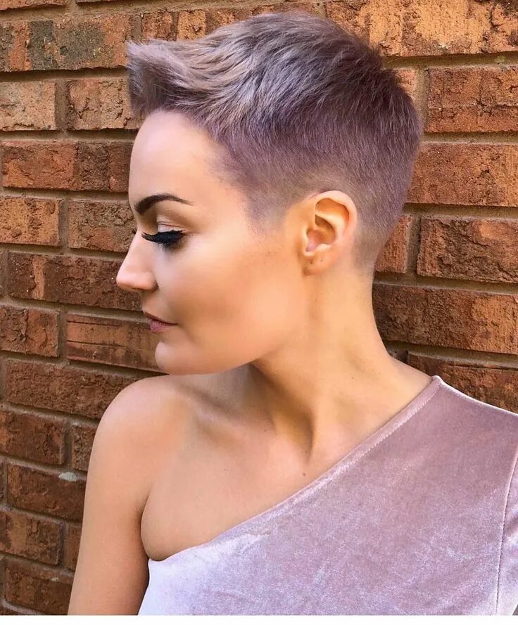 Креативные ультракороткие стрижки фото женские Hair by @manesbymaegan on @laurenvandykehair #shorthairlove #pixiecut #undercut 