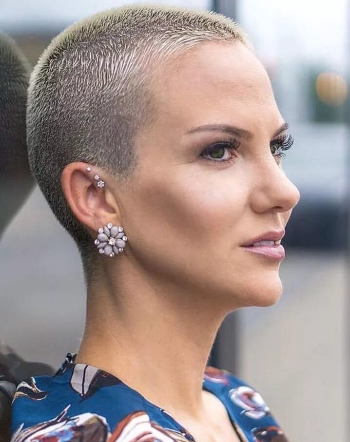 Креативные ультракороткие стрижки фото женские Hairstyle for Woman with Shorthair Buzz cut hairstyles, Super short hair, Buzz h