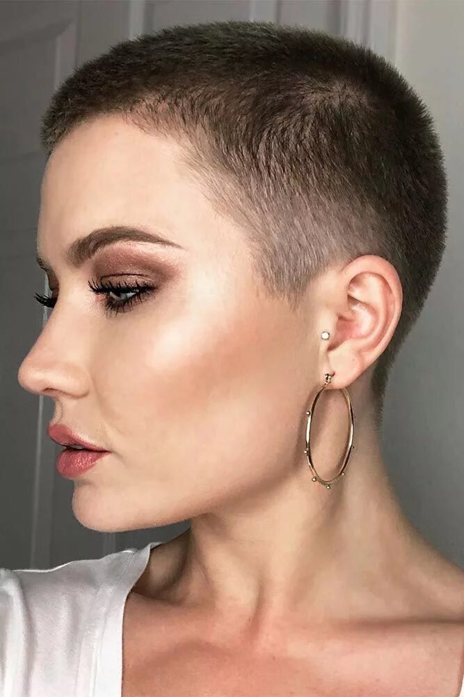 Креативные ультракороткие стрижки фото женские Pin by Kapsel voorbeelden en ideeën on Korte kapsels 13 Short fade haircut, Supe