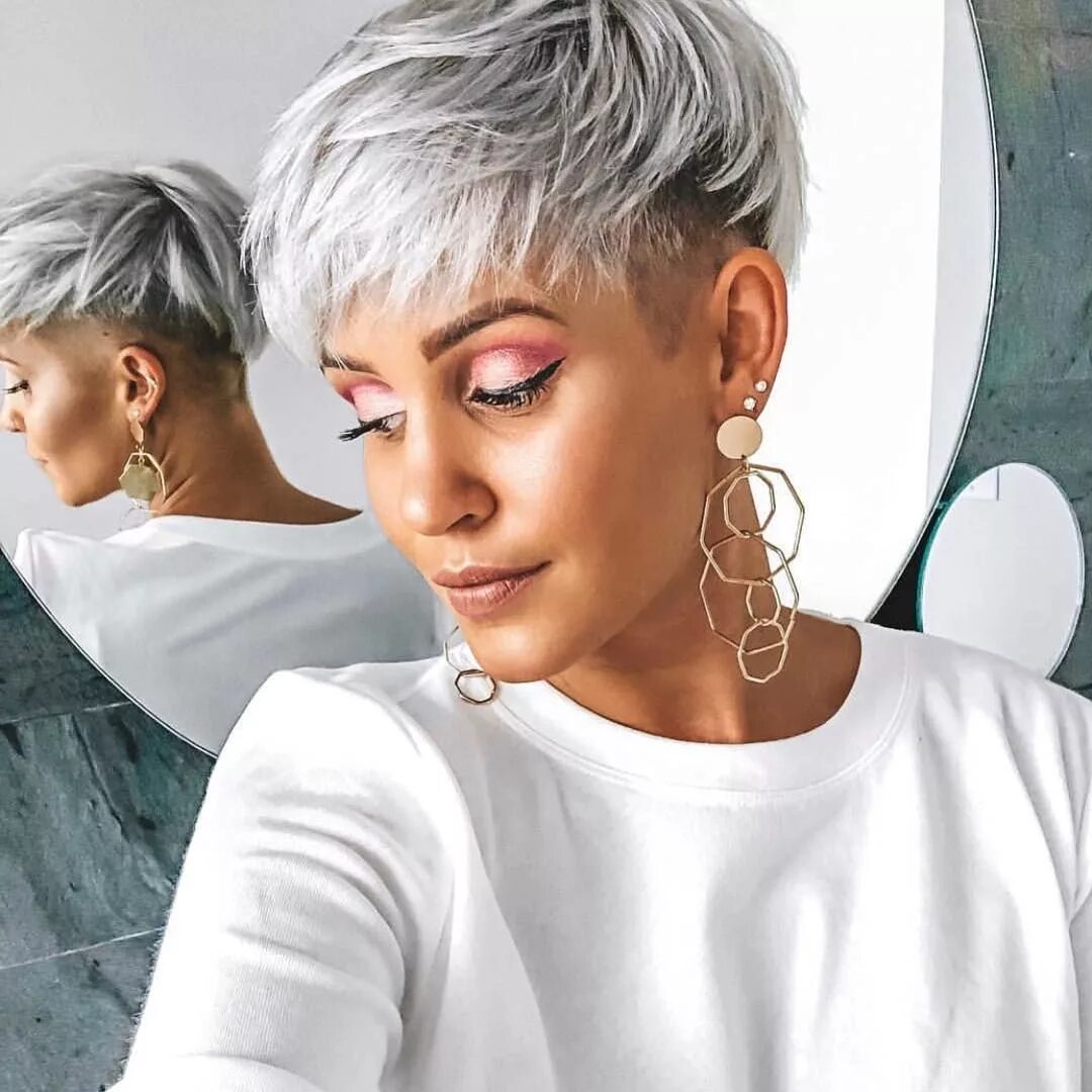 Креативные женские стрижки на короткие волосы 2024 How great is this?! From @madeleineschoen ❤ ️✂ ️❤ ️✂ #pixiepalooza Short hair under