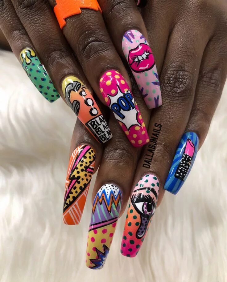 Креативный дизайн ногтей фото @dallasalexiaxo on Instagram pop art inspired long nails #blackgirlnails #coffin