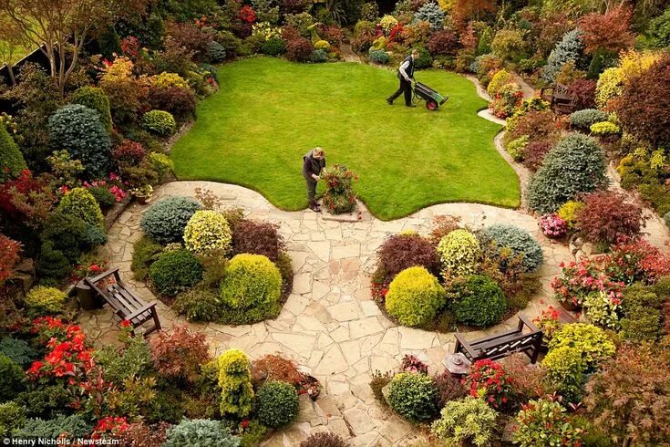 Креативный сад фото Secrets of Britain's best gardens revealed Amazing gardens, Creative gardening, 