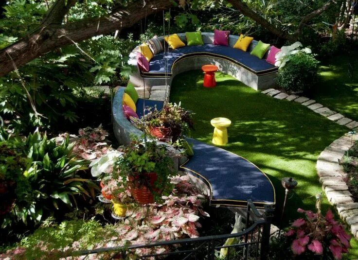 Креативный сад фото Fresh With A Touch Of Cozy - The Garden Bench Garden seating, Beautiful gardens,