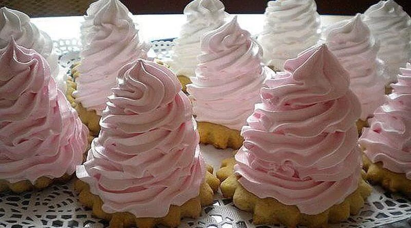 Крем безе рецепт фото Крем "Мокрое безе". Очень вкусный и нежный! Лимонные десерты, Рецепты крема, Рец