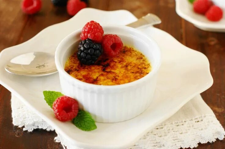 Крем брюле фото How To Make Creme Brulee - Food.com Creme brulee desserts, Desserts, Brulee reci