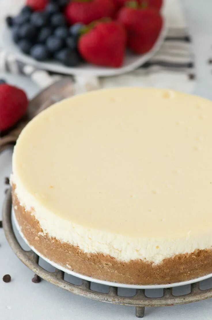 Крем чизкейк для торта рецепт с фото A perfect classic cheesecake recipe with a graham cracker crust! If you like che