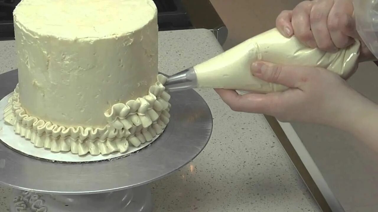 Крем для декора торта в домашних условиях How to Pipe Buttercream Cake Decorations Tutorial sulla decorazione di torte, Pa