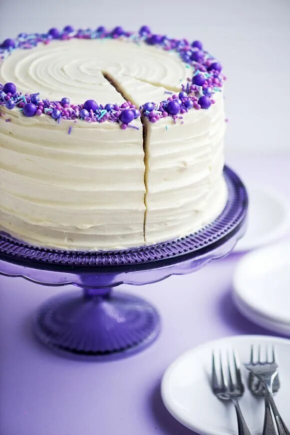 Крем для оформления торта сверху Purple Velvet Cake with Cream Cheese Frosting Recipe Cake with cream cheese, Pur