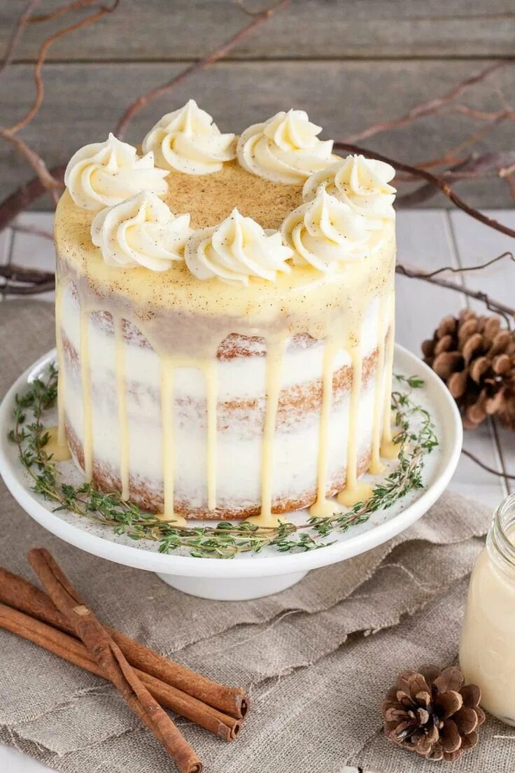 Крем для оформления торта сверху This rum spiked Eggnog Cake with cream cheese frosting and white chocolate ganac