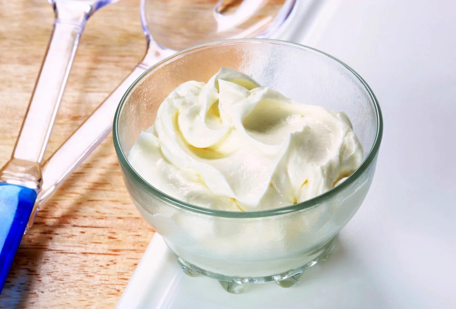 Крем фреш фото Crème Fraiche Substitute: What Can You Use Instead?