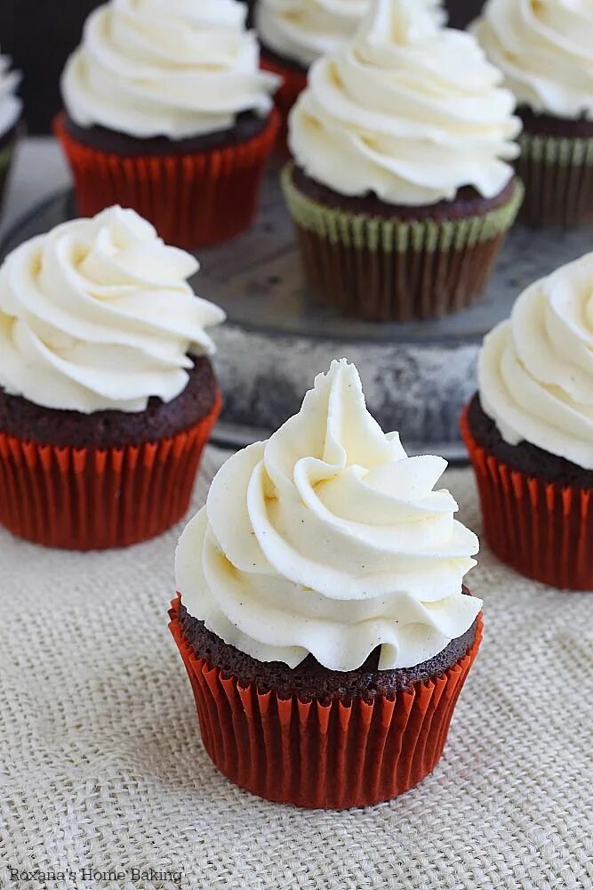 Крем капкейки фото рецепт Chocolate cupcakes with vanilla bean buttercream recipe Recipe Gluten free red v