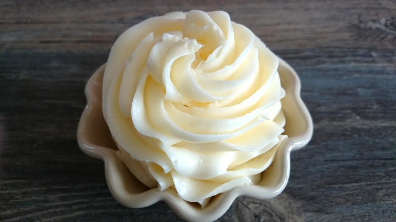 Крем пломбир рецепт с фото пошагово Buttercream sin azúcar glas Postres Mil - YouTube