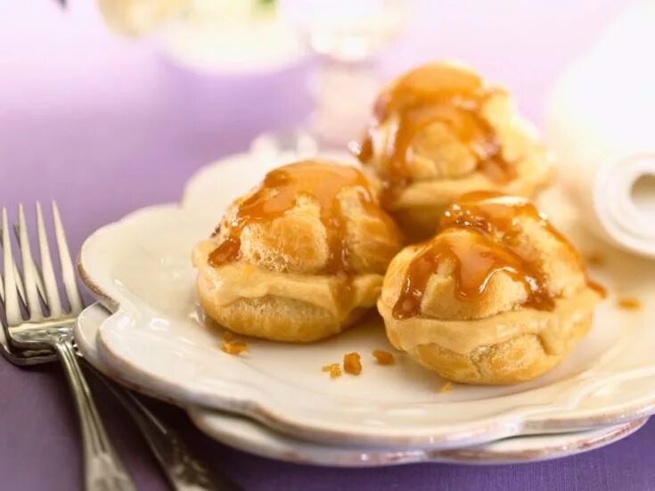 Крем профитроли рецепт с фото пошагово Profiteroles au caramel Recette Profiteroles, Recette profiteroles, Recette gour
