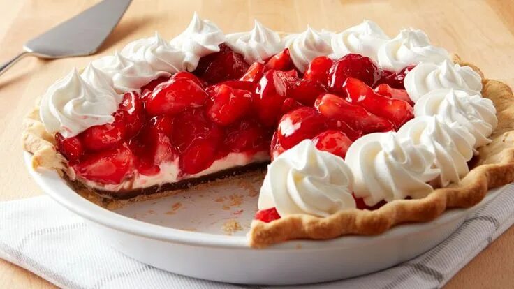 Крем с клубникой рецепт с фото Black Bottom Strawberry Cream Pie Recipe Strawberry cream pies, Desserts, Cream 