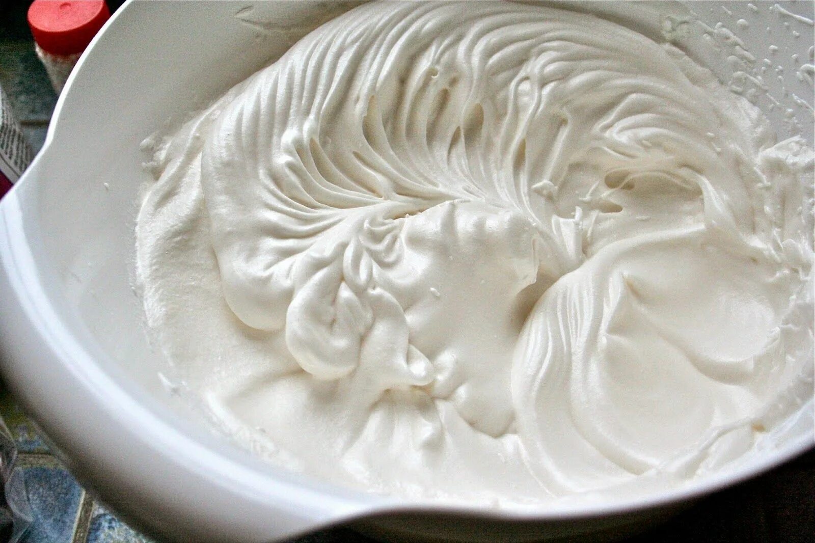 Крем сливки рецепт с фото Como deixar o chantilly mais firme pra ele durar mais Creative Angel food cupcak