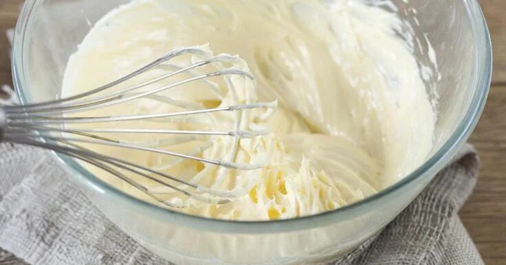 Крем сметана и сгущенка фото Cómo hacer cobertura para tortas de color piel con colorantes para alimentos Tar