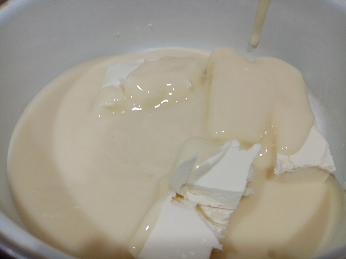 Крем сметана сгущенка масло фото Крем для бисквита из сгущенки и сметаны eCookie.ru