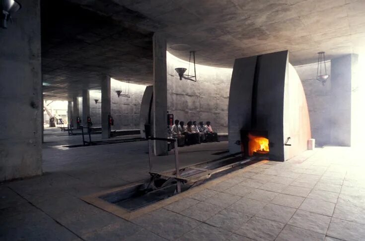 Крематорий фото внутри india-matharoo-crematorium-furnace Architecture, City design, Columbarium