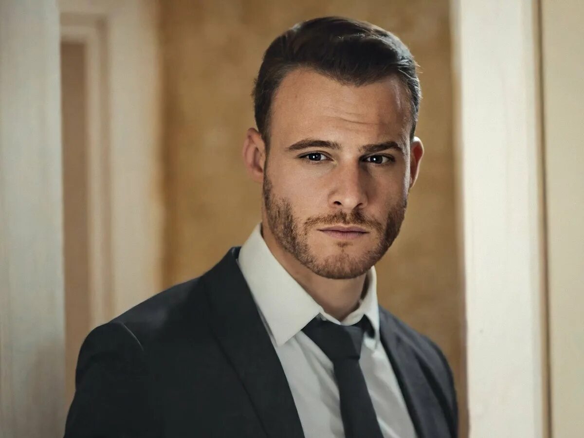 Крупье турецкий сериал актеры и роли фото Постучись в мою дверь (2020-2021) - You Knock on My Door - Постучи в мою дверь -