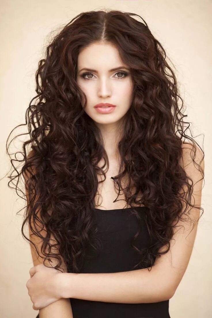 Крупные локоны на длинные волосы фото 25 Chocolate Brown Hairstyles That Will Get You To Join the Dark Side Brown hair