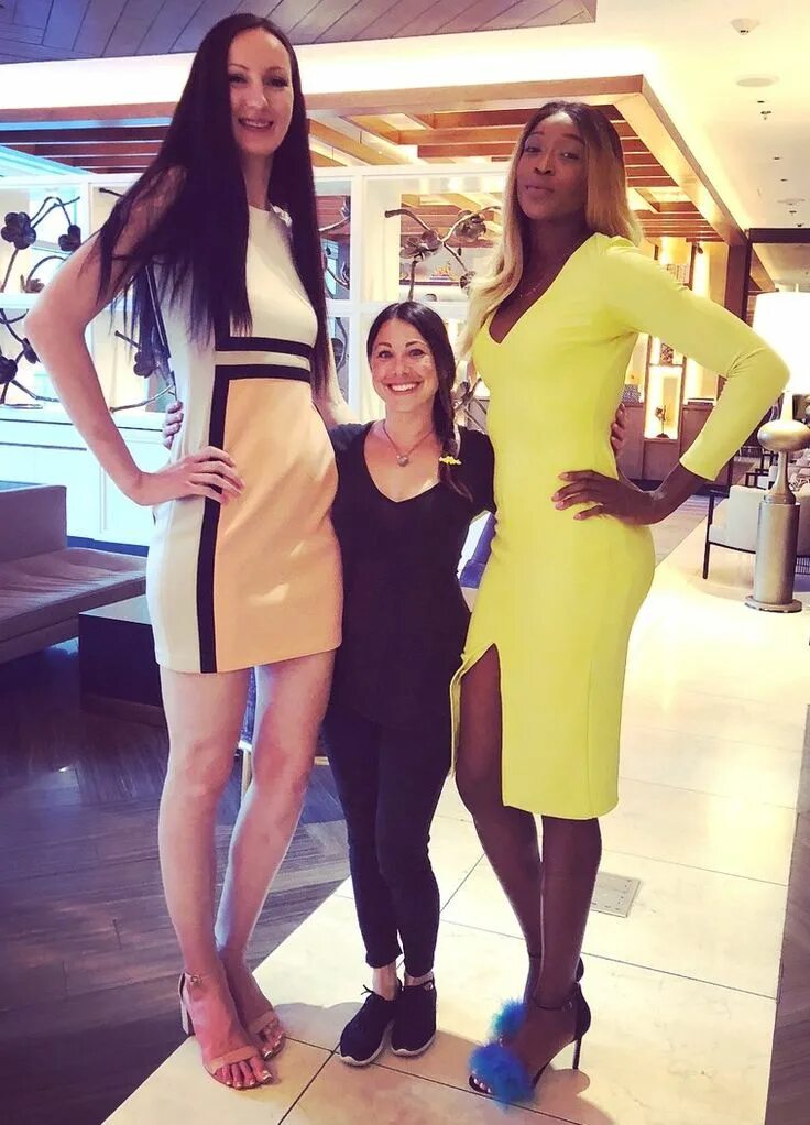 Крупные высокие женщины фото Marisa and tall friends by zaratustraelsabio Tall women, Tall girl, Women
