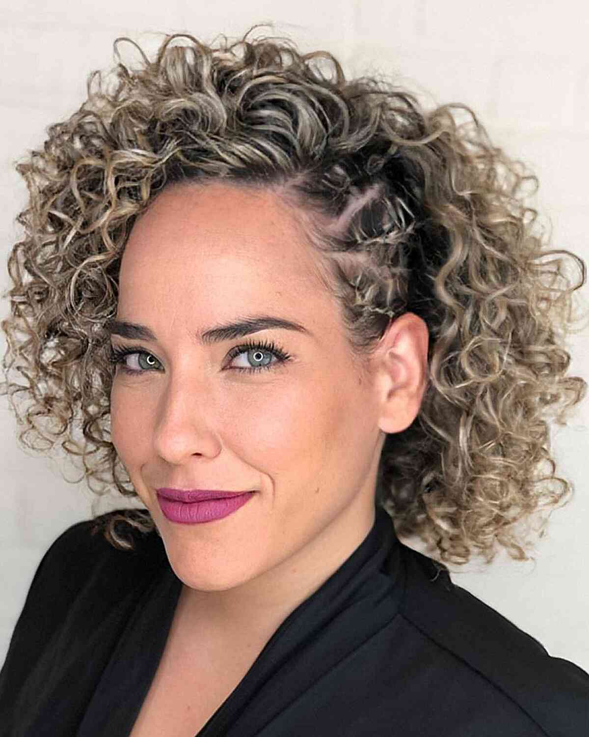 Крупные завивки н короткие волосы фото 70+ Trendy Short Curly Haircuts & Hairstyles for 2024