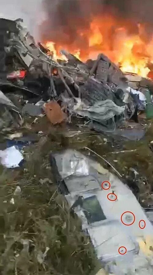 Крушение самолета фото Росавиация опубликовала список пассажиров и членов экипажа, находившихся на борт