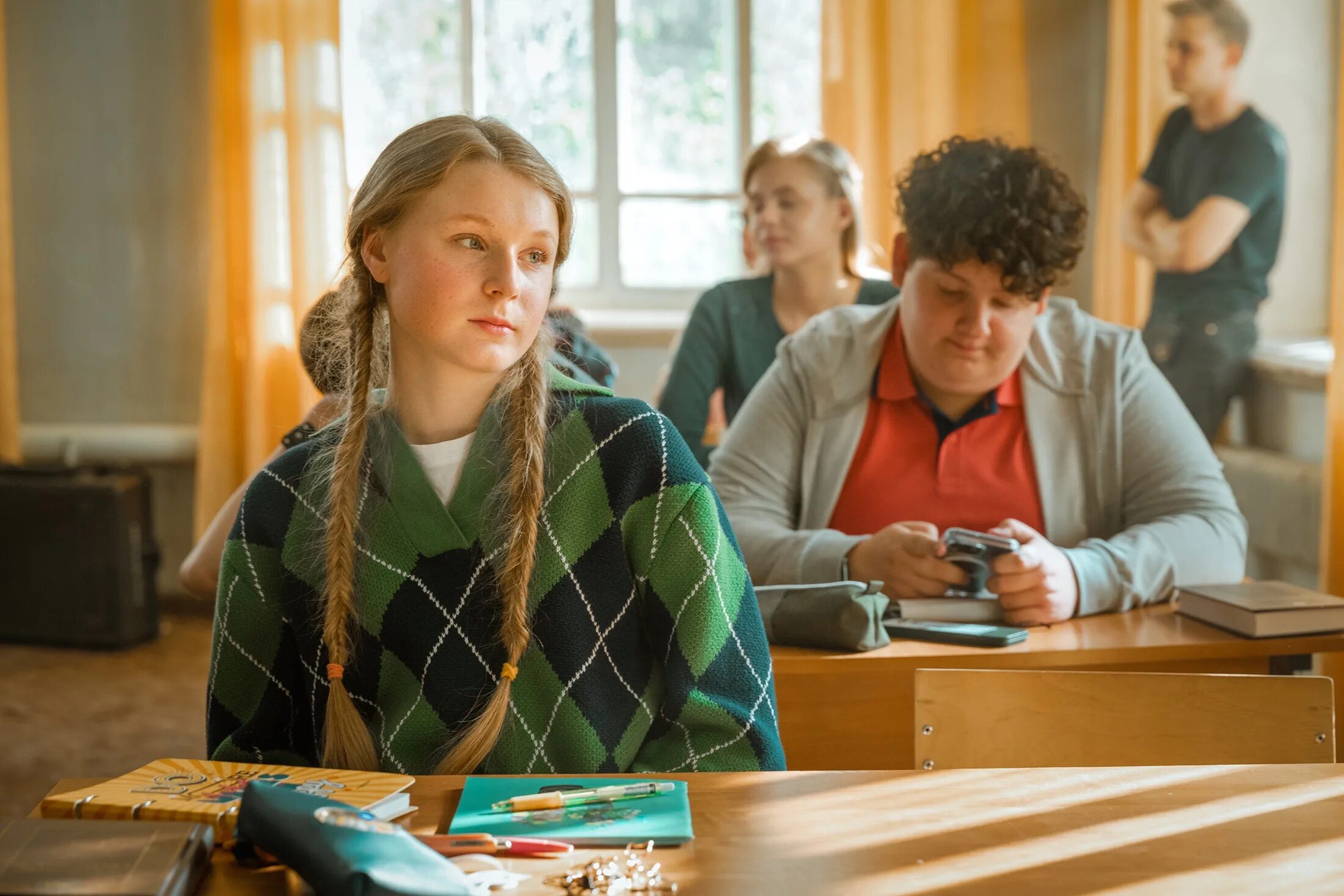 Крутая перемена сериал актеры и роли фото Сериал "Крутая перемена" с Никитой Ефремовым и Ольгой Медынич выйдет 1 сентября 