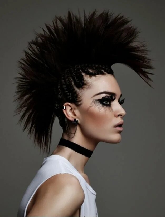 Крутая прическа женская "Pretty Was a Punk Rocker" Model: Sarah Lynn, Photographer: Michael Williams, Fl