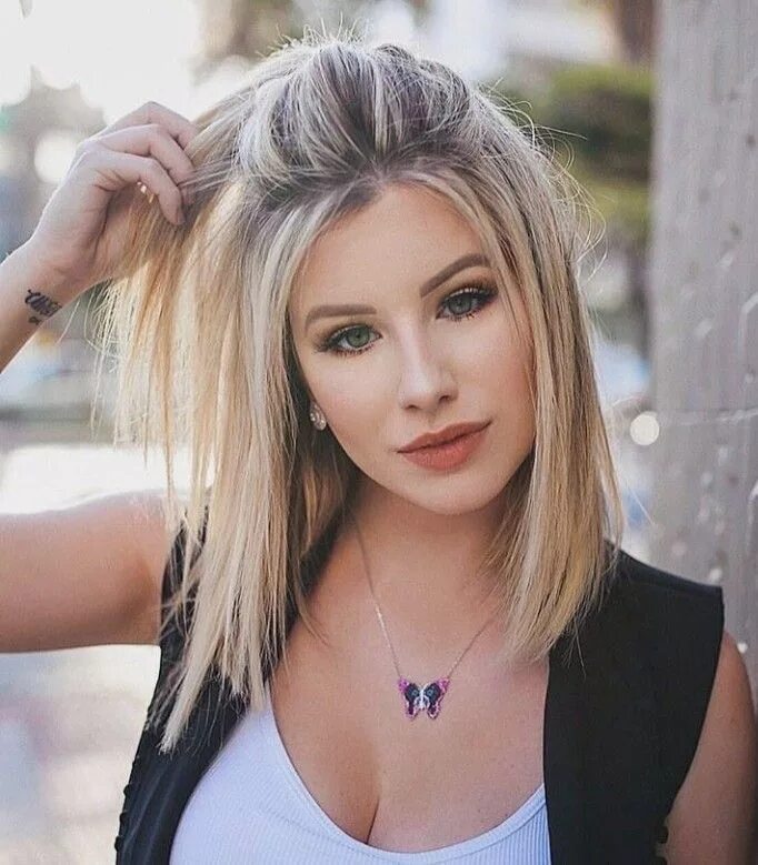 Крутая стрижка женская на средние волосы Pin by Jáy on Short hair Medium hair styles, Pinterest hair, Long hair styles