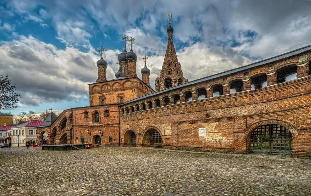 Крутицкое патриаршее подворье крутицкая ул 8 фото Крутицкое патриаршее подворье в Москве Лавка экскурсий