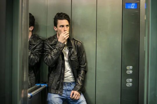 Крутое фото в лифте Stuck In An Elevator Зображення - огляд 1,817 Стокові фото, векторні зображення 