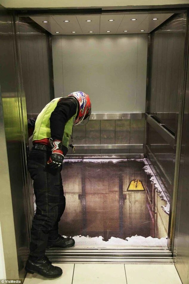 Крутое фото в лифте Pin on Hilarious