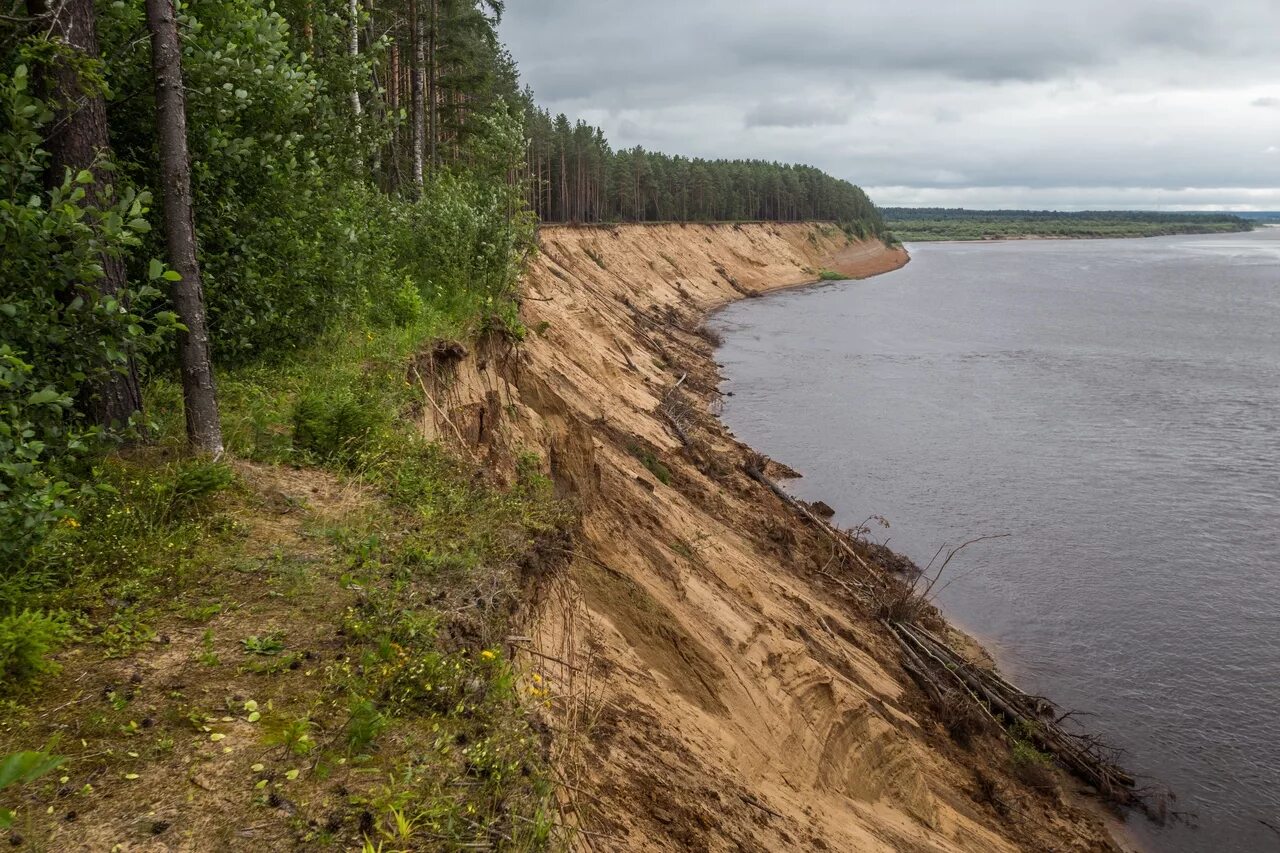 Крутой берег фото Крутой обрывистый берег