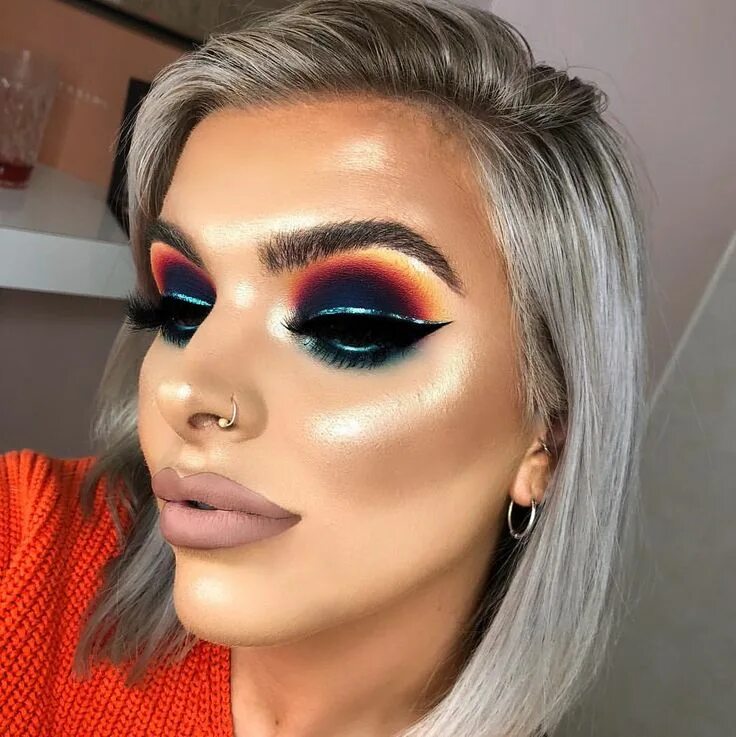 Крутой макияж Glam Makeup Look with Turquoise Liner