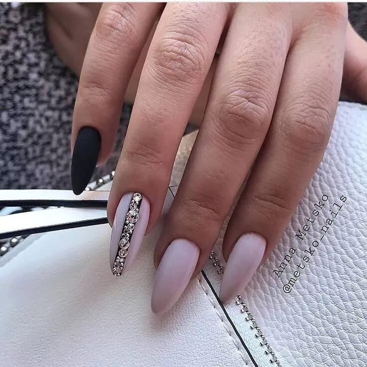 Крутой маникюр миндаль Pin by Tina Pozsa on Tina Nails Gel nails, Beauty nails, Manicure
