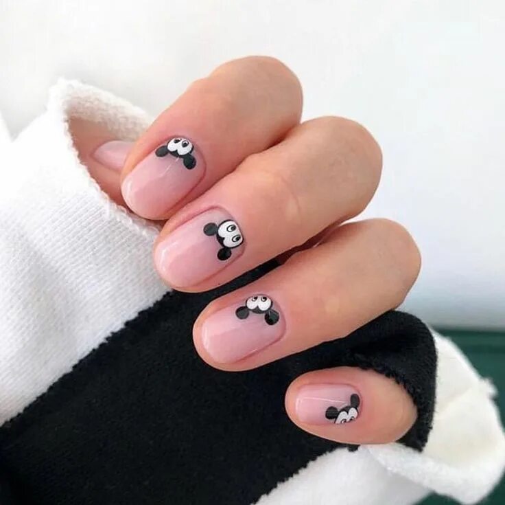 Крутой маникюр на короткие ногти Peeping Mickey mouse 456411743486704782 Mickey nails, Perfect nails, Nail art