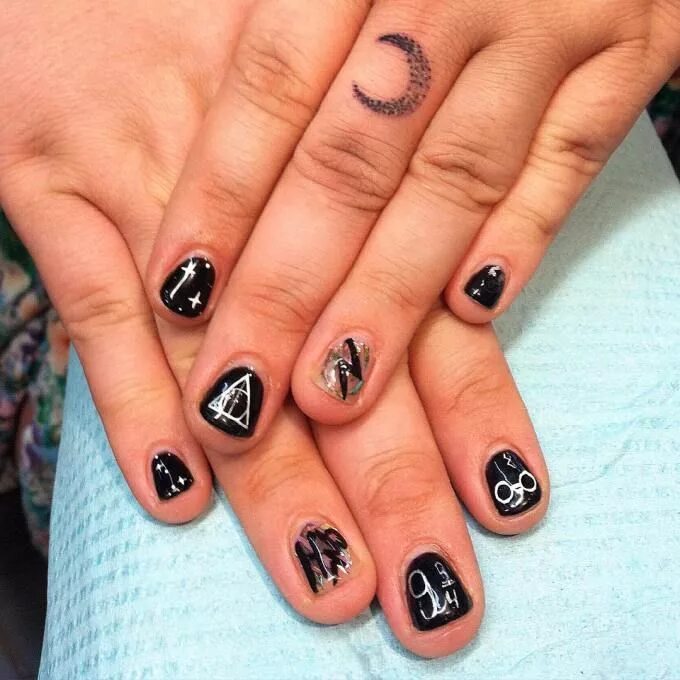 Крутой маникюр на короткие ногти Pin on Acrylic Nail Trends 2019