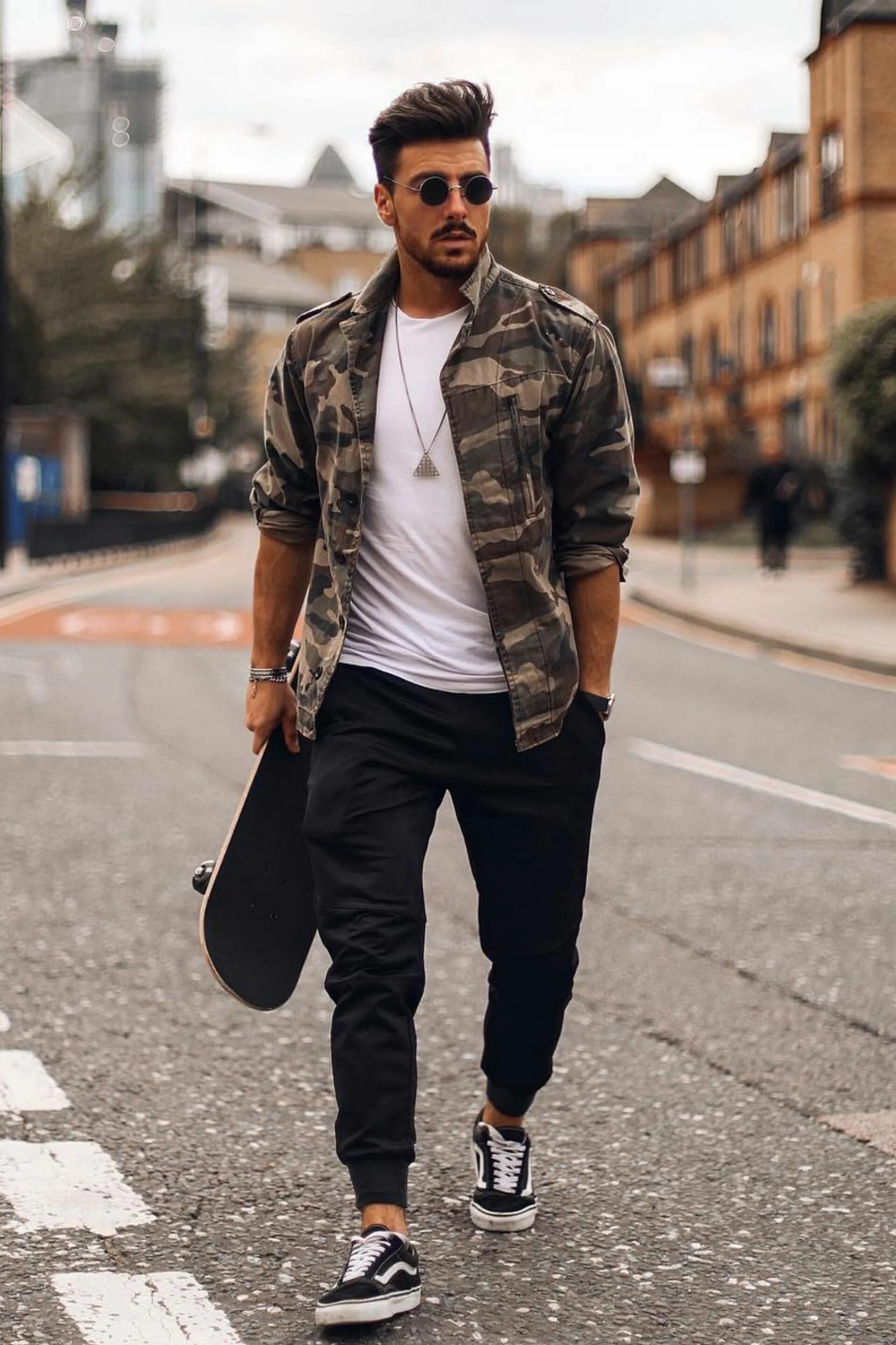 Крутой мужской стиль MEN STREET STYLE Moda masculina, Roupas casuais masculinas, Vestuário masculino
