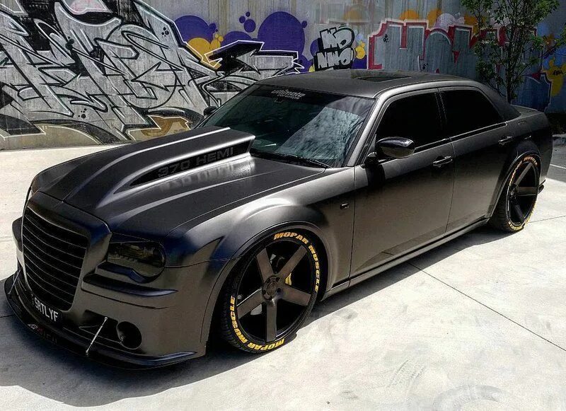 Крутой тюнинг автомобили Fierce Chrysler 300C SRT8 370 HEMI