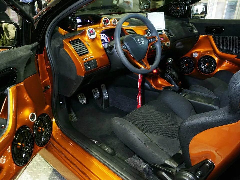 Крутой тюнинг салона Три салона. - Honda Civic 4D (8G), 1,8 л, 2008 года стайлинг DRIVE2