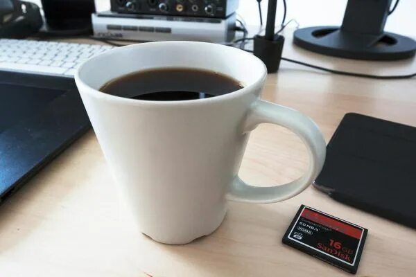Кружка кофе реальное фото How Often Should You Replace Your Office Coffee Mug? - DrinksFeed