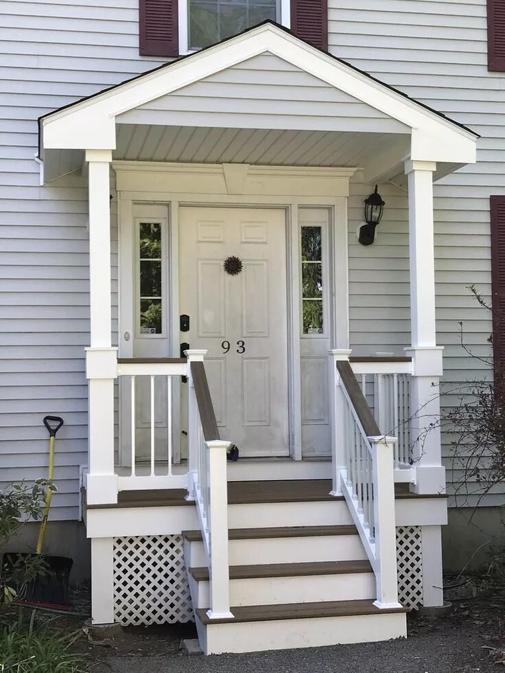 Крыльцо для частного закрытого типа фото Estate Square Aluminum Deck Balusters By Deckorators House with porch, Porch des