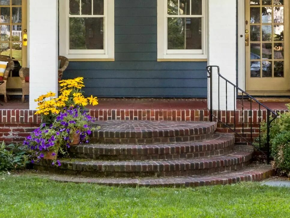 Крыльцо дома варианты фото Essex County Curb Appeal Ideas