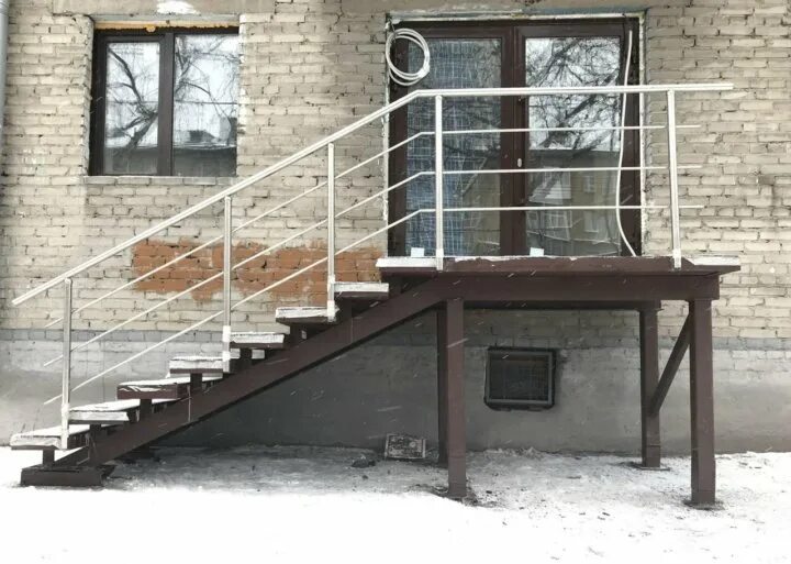 Крыльцо из металла фото проекты крыльцо в дом,магазин - купить в Новосибирске, цена 35 000 руб., дата размещения