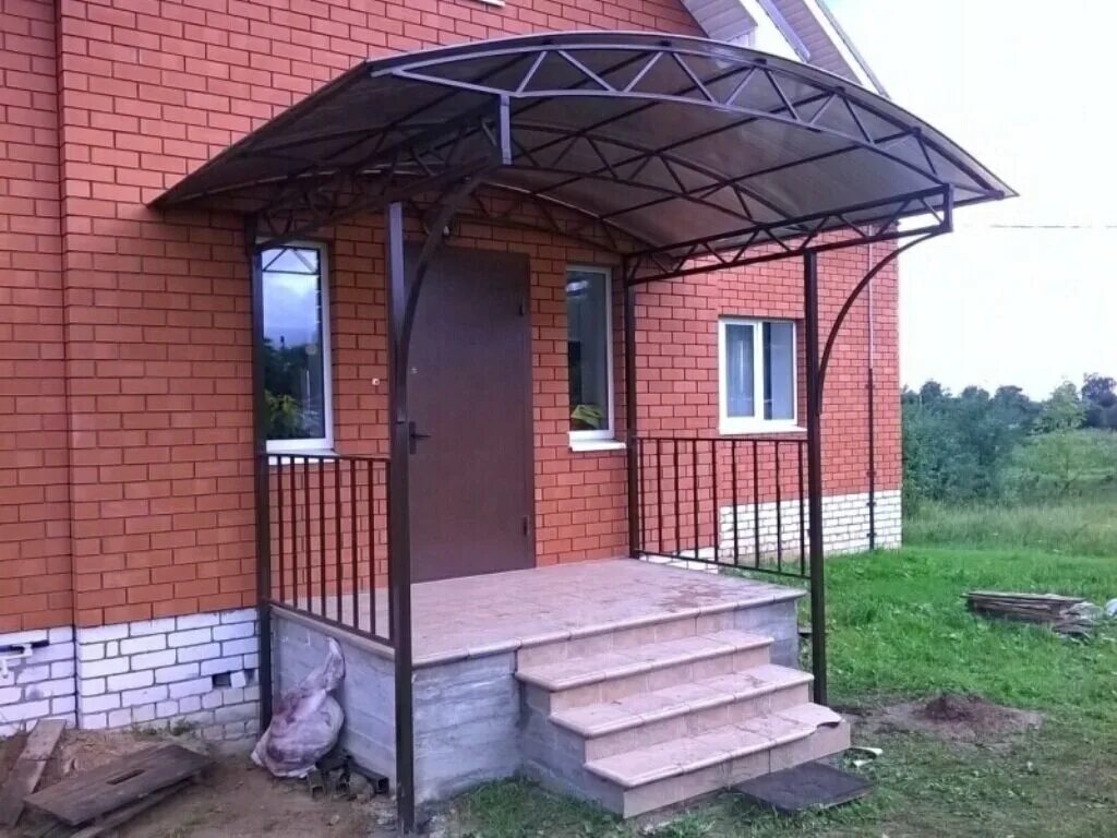 Крыльцо из поликарбоната в частном доме фото Мастерская металлоконструкций, металлоизделия, Волоколамское ш., 10, Руза - Янде
