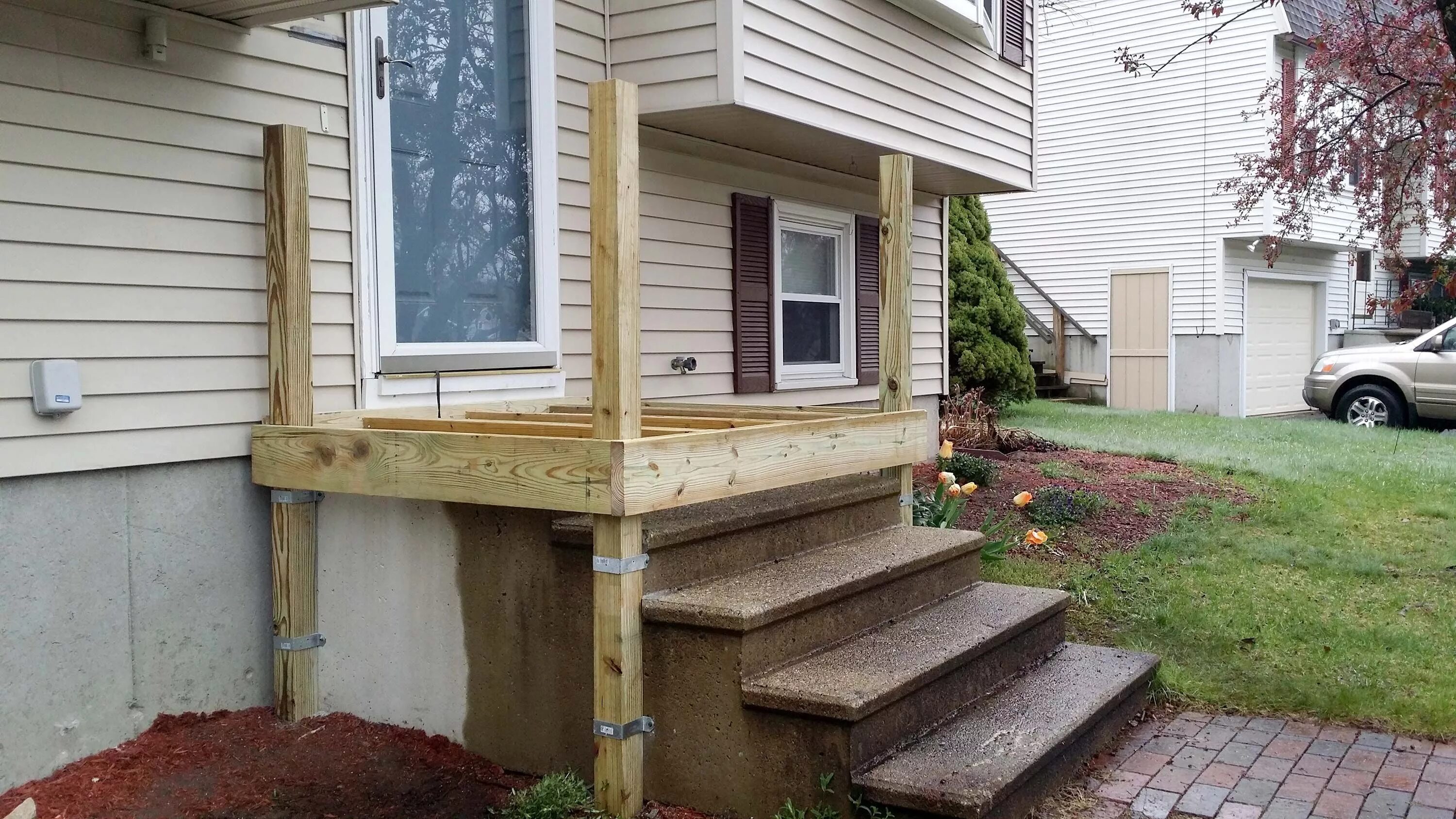 Крыльцо к дому на сваях проекты фото Home Remodeling & Repair NH Trolley Crossing Contracting Front porch steps, Buil
