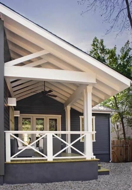Крыльцо с односкатной крышей фото Pin on Porches & Patios House with porch, Patio door coverings, Porch design