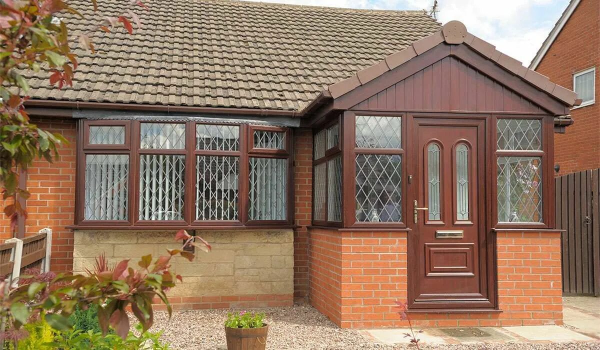 Крыльцо тамбур для частного дома фото Porches Brick porch, Porch installation, Entrance porch