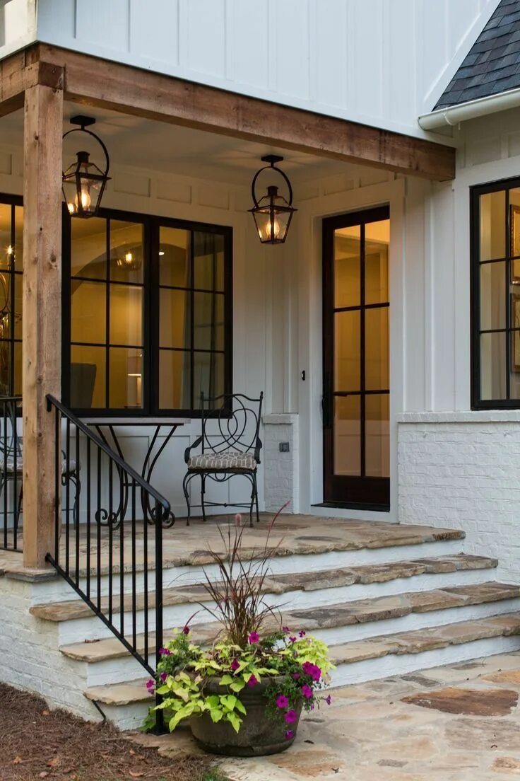 Крыльцо в частном доме дизайн фото Pin on Light Fixtures Modern farmhouse exterior, Farmhouse exterior design, Hous